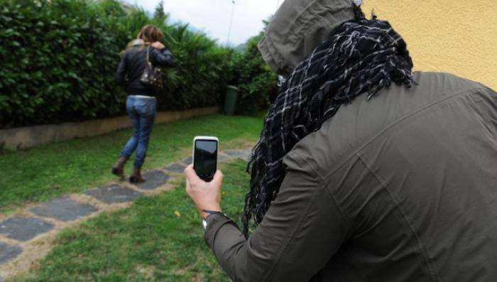 Stalker? Adesso basta pagare per estinguere il reato